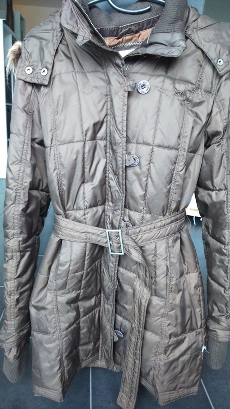 Winterjacke dunkelbraun Grösse S Winterjacke dunkelbraun Grösse S Kleidung & Accessoires
