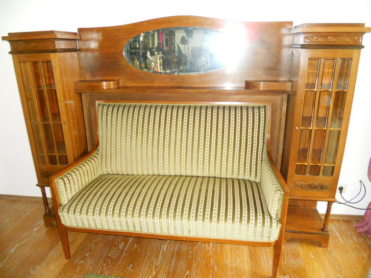 Jungendstil Sofa original Stoff mit Umbau 2 Vitrienen /Spiegel Jungendstil Sofa original Stoff mit Umbau 2 Vitrienen /Spiegel Antiquitaeten