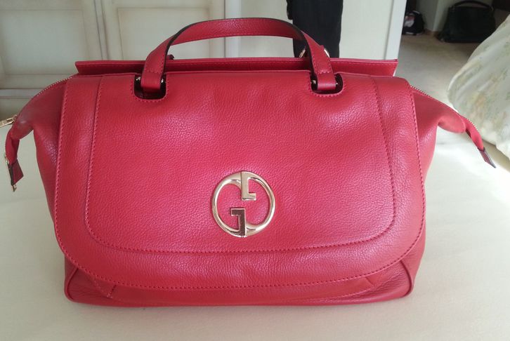 SUPER WEIHNACHTSPRÄSENT: rote Gucci-Tasche SUPER WEIHNACHTSPRÄSENT: rote Gucci-Tasche Kleidung & Accessoires