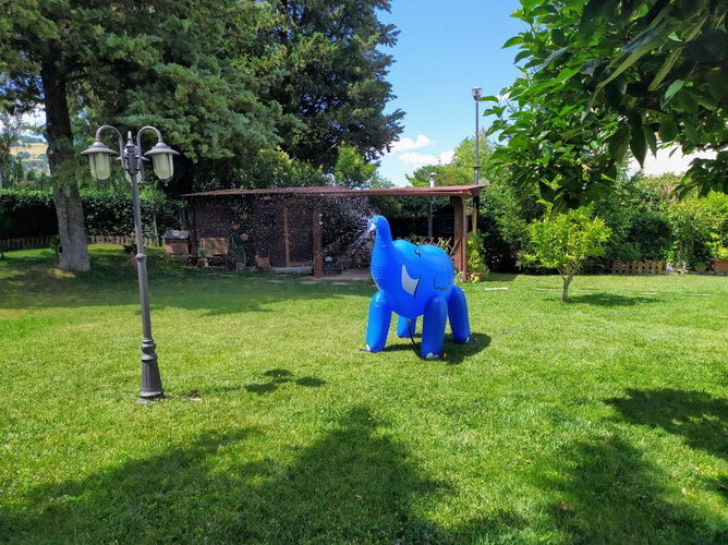 Aufblasbarer Elefanten Sprinkler fr Garten Kinder Pool Sommer Wasser Spielzeug XXL Badi Abholbereit Spielzeuge & Basteln 2