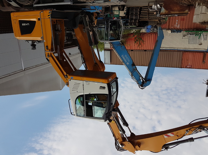 Erdbaumaschinenführer mit Berechtigungsnachweis Bagger, Radlader 3 Erdbaumaschinenführer mit Berechtigungsnachweis Bagger, Radlader Sonstige 3