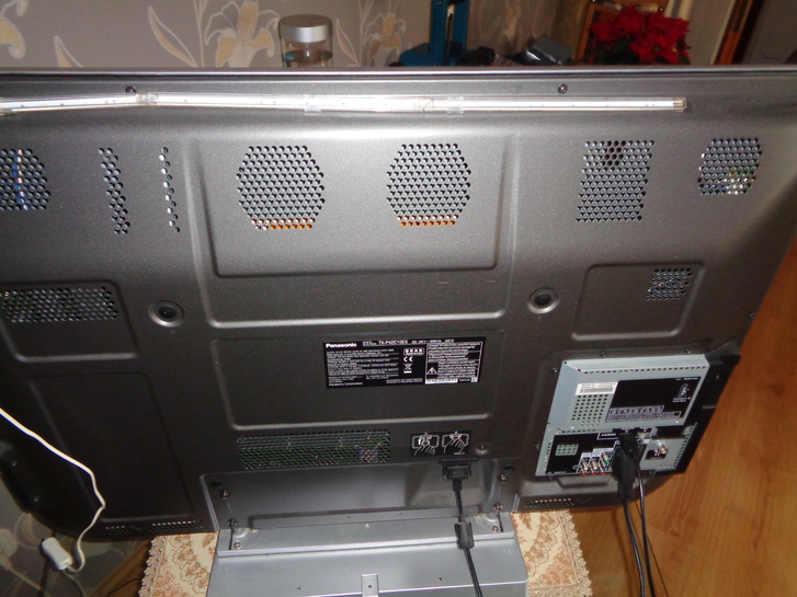 Panasonic Farbfernseher 2 Panasonic Farbfernseher Telefon & Navigation 2