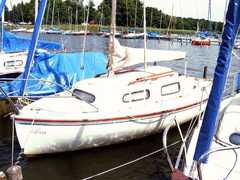 Neptun 210 - für 3 bis 4 Segler<br><br><br><br><br><br>Der ideale Jollenkreuzer für das Steinhu