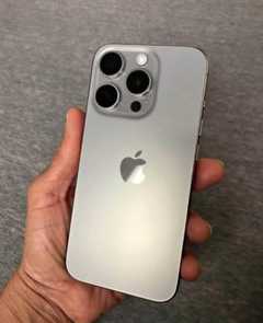 Ich verkaufe hier mein Iphone 15ProMax da ich mir ein neues Telefon geholt habe und mal was neues v