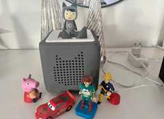 Ich verkaufe hier eine Toniebox mit verschiedenen  hörspielfiguren bei Interesse einfach melden.
<