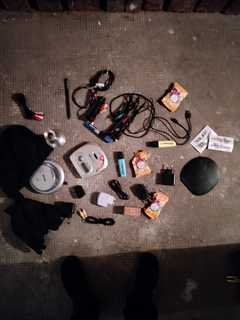 Hausrat und CDs und LP und Bücher und Elektronik Geräte teils für Bastler <br>Mikrowelle und un