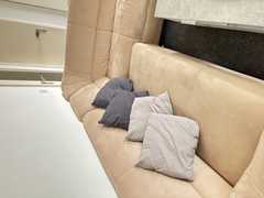 Alles auf dem bild<br>Nachttisch <br>Bett<br>Kleiderschrank <br>Sofa mit Sessel <br>Großer Ti
